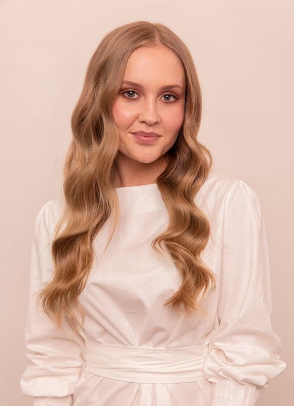 20 inch Full Volume Clip in Hair Extensions #18 Golden Blonde